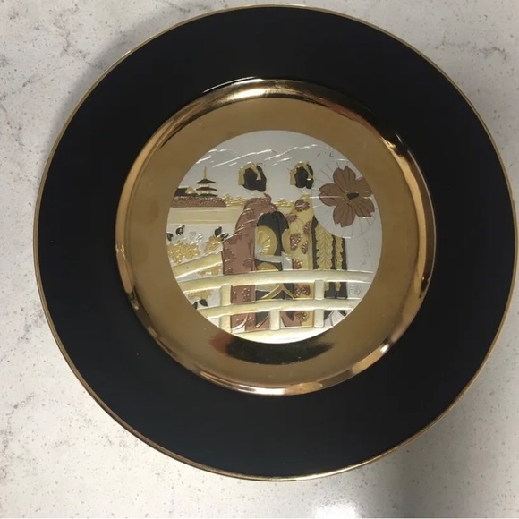 VINTAGE PORCELAIN PLATE - Picture 1 of 3